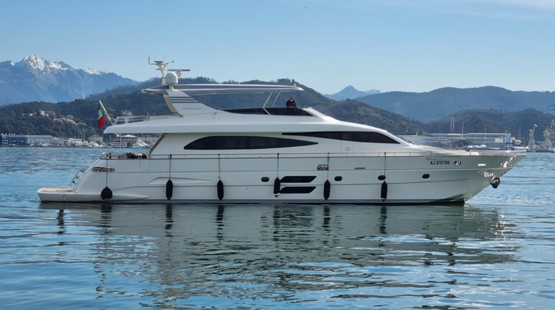 canados 86 yacht for sale